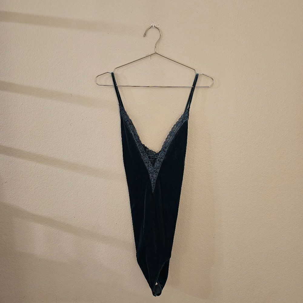 NWT Forever 21 Velvet Criss-Cross Back Bodysuit Sz L